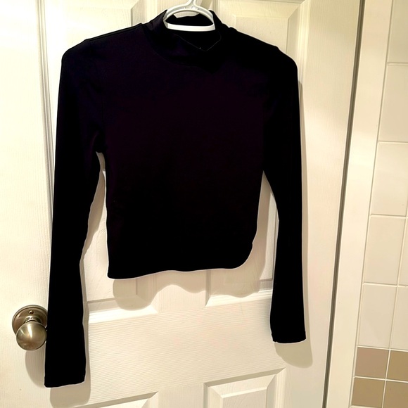 Aritzia Tops - Babaton black long sleeve size S